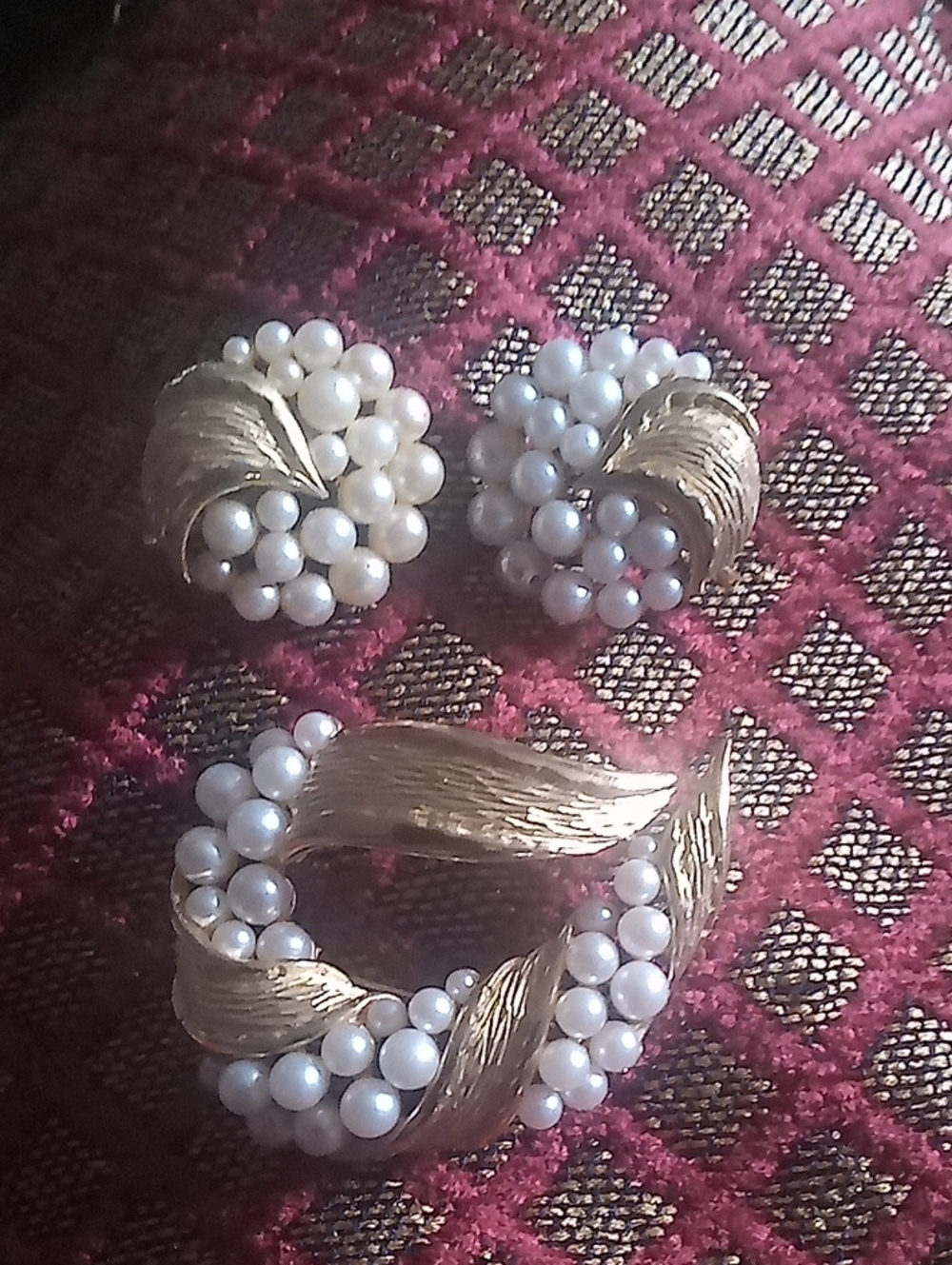Trifari Clip On Pearl And Gold Earrings And Broach~ Matching. 1960s